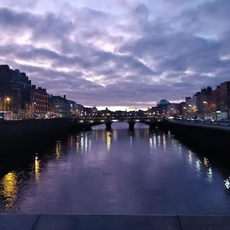 Stylish 2b On Historical St W/ Sunny Patio Daire Dublin