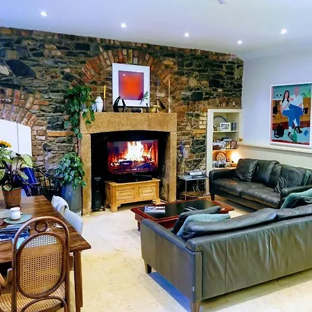 Stylish 2b On Historical St W/ Sunny Patio Dublin