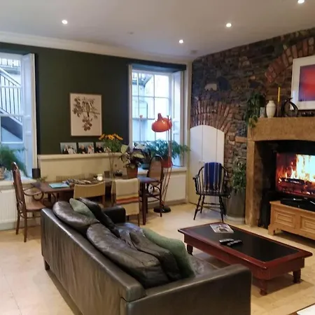 Stylish 2b On Historical St W/ Sunny Patio Dublin